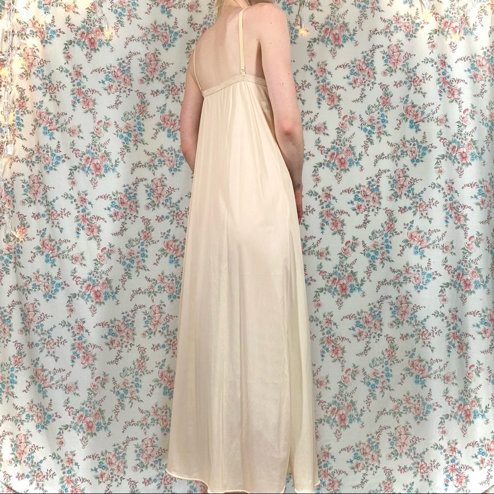 60s 70s nude full slip dress - Picture 4 of 8